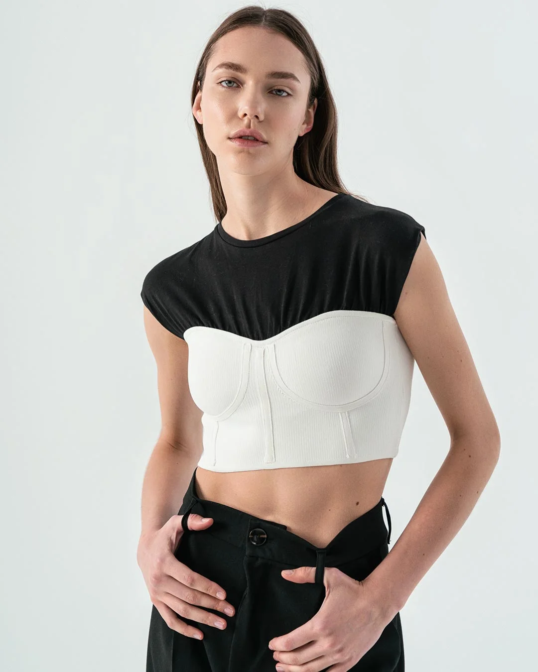 Φωτογραφία προϊόντος: Tailor Made Knitewear Dahlia Bustier - White/Black Tailormade Knitwear