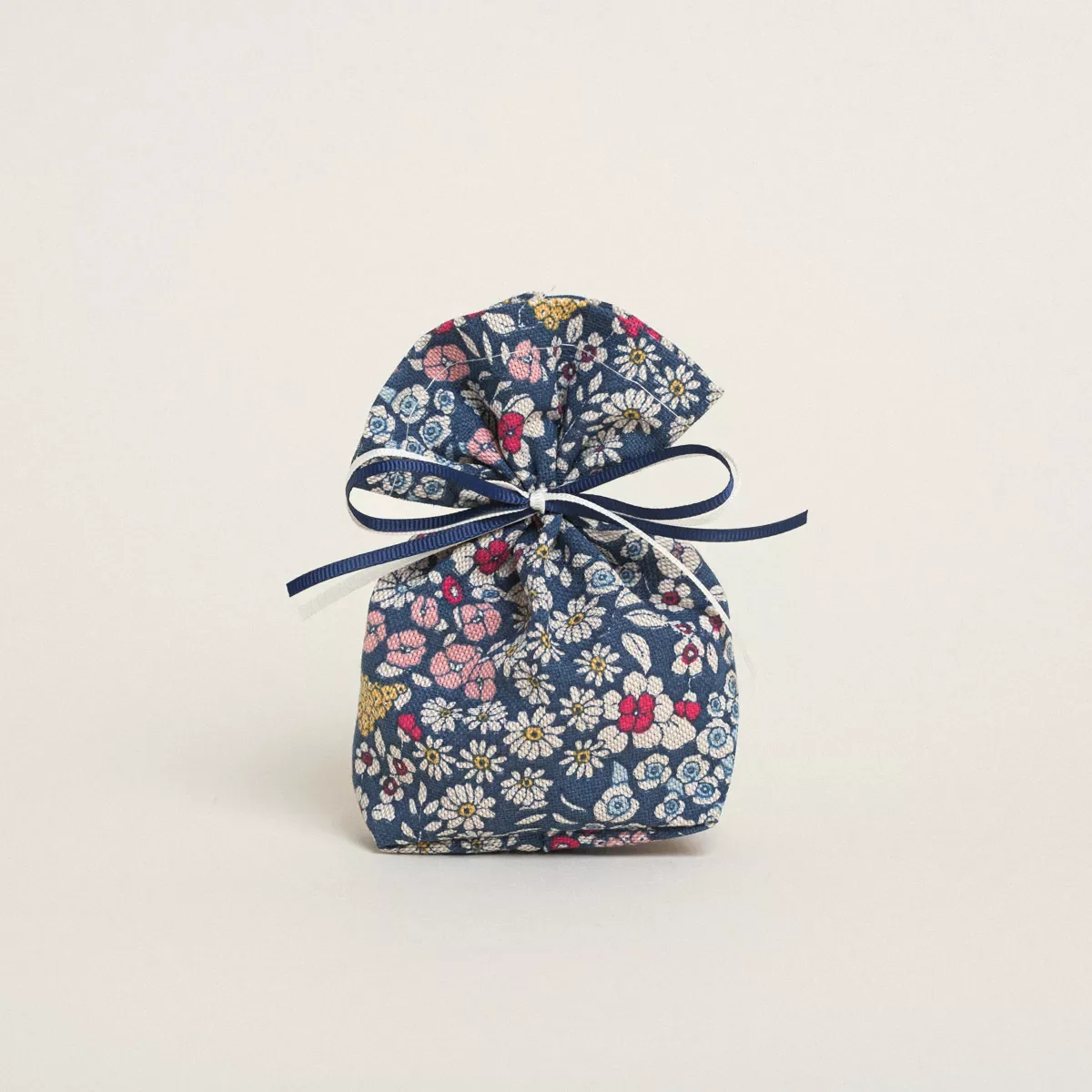 Φωτογραφία προϊόντος: Beauty Home ΠΟΥΓΚΙ ΜΕ ΒΑΣΗ 8 x 12 cm ΑΓΚΥΜΠΛΕ ΦΛΟΡΑΛ
