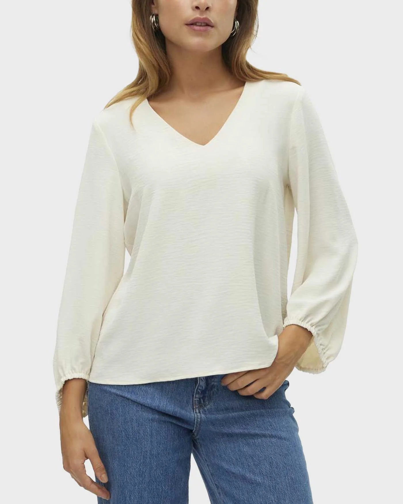 Φωτογραφία προϊόντος: VERO MODA ΓΥΝΑΙΚΕΙΑ ΜΠΛΟΥΖΑ V ΛΑΙΜΟΣ ΚΑΝΟΝΙΚΗ ΓΡΑΜΜΗ - 10315119 ΑΣΠΡΟ