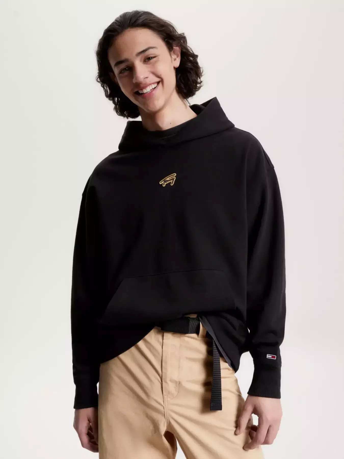 Φωτογραφία προϊόντος: Tommy Hilfiger - Ανδρικό Φούτερ με Κουκούλα Tjm Rlx Signature Hoodie DM0DM17785-BDS Μαύρο