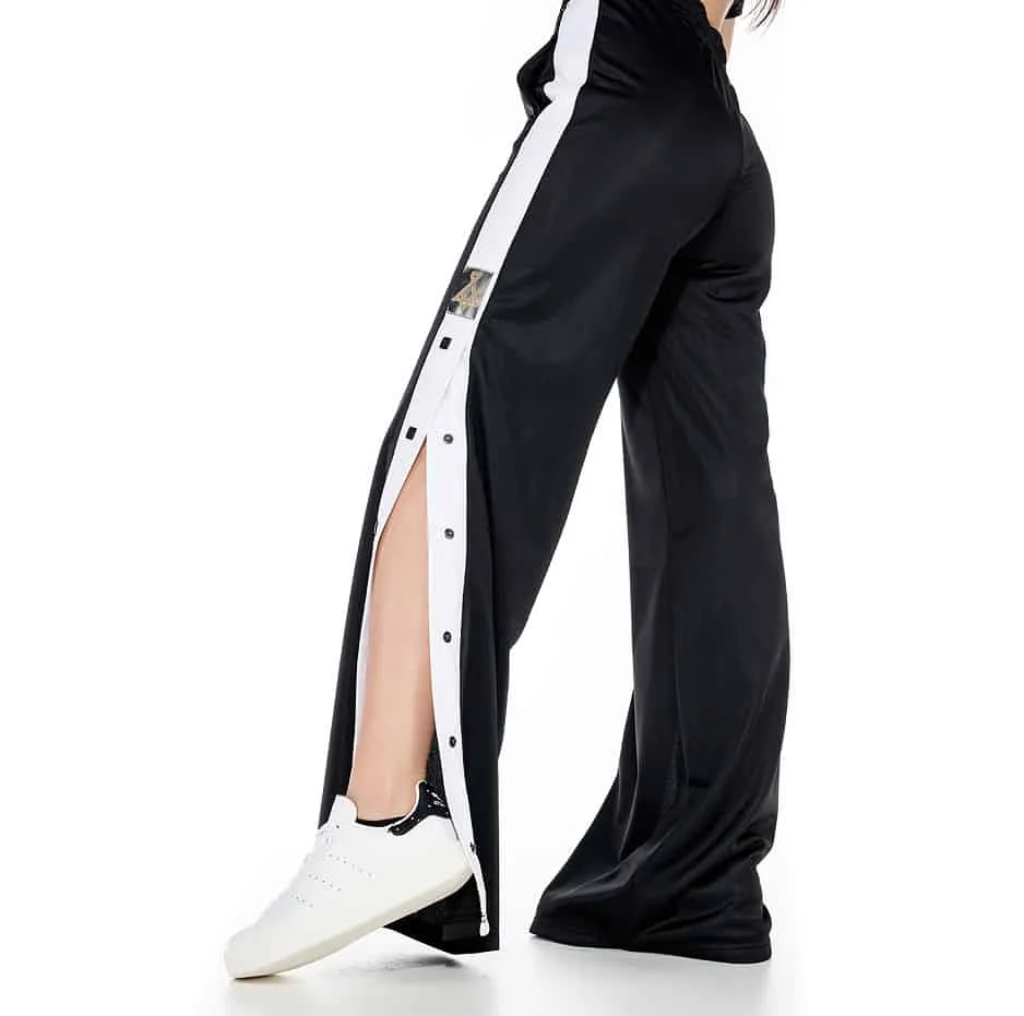 Φωτογραφία προϊόντος: Bell-bottom sporty pants with tearing on the side