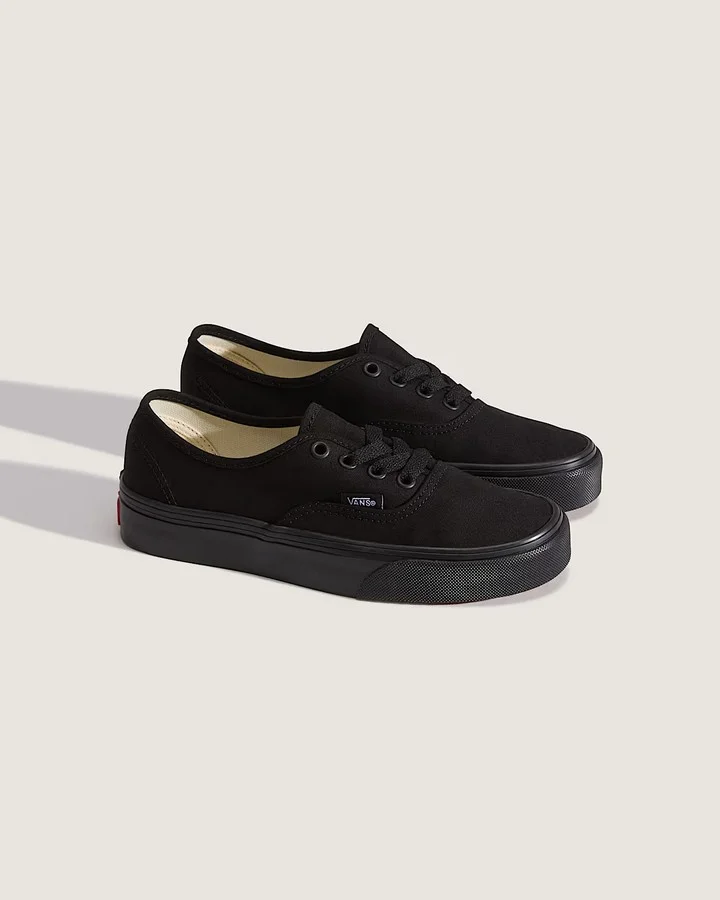 Φωτογραφία προϊόντος: VANS VN000E9BBKA1 Authentic BLK-BLK