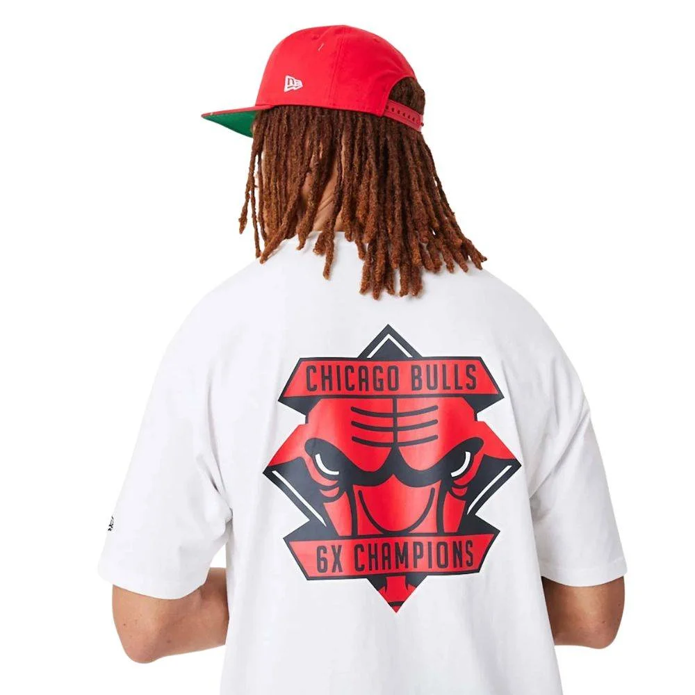 Φωτογραφία προϊόντος: NEW ERA Chicago Bulls NBA Championship White Oversized T-Shirt