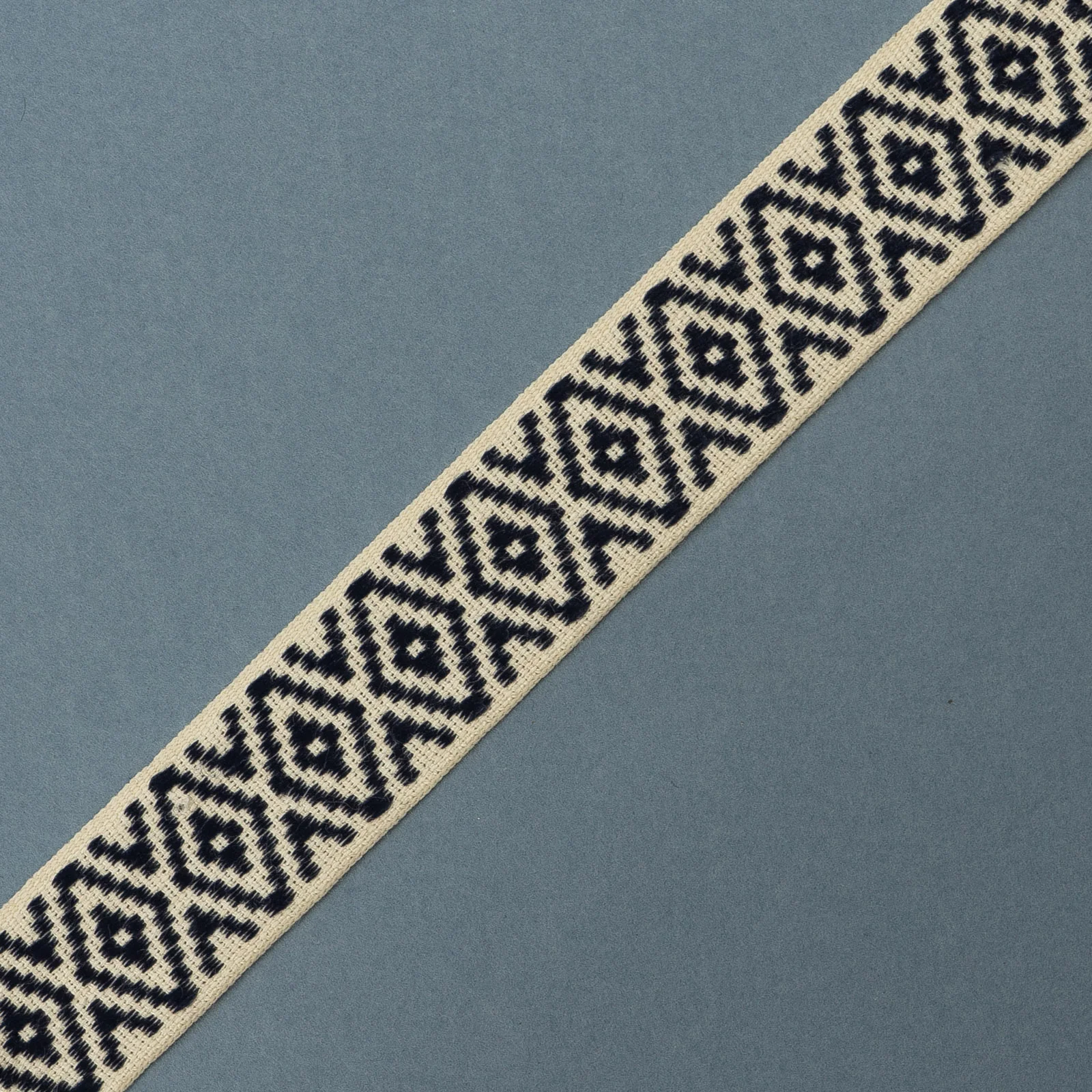 Φωτογραφία προϊόντος: Grosgrain Ribbon Cotton Ethnic Rhombus Ecru/Natural - Blue 2.5 Cm