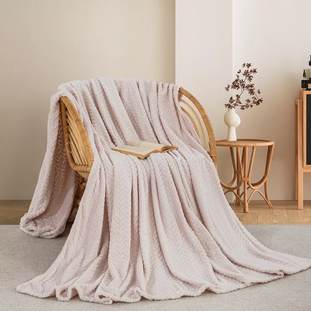 Φωτογραφία προϊόντος: AdamHome ΚΟΥΒΕΡΤΑ FLEECE ΗΜΙΔΙΠΛΟ 180X240 ADAM HOME (550) CREAM (15)