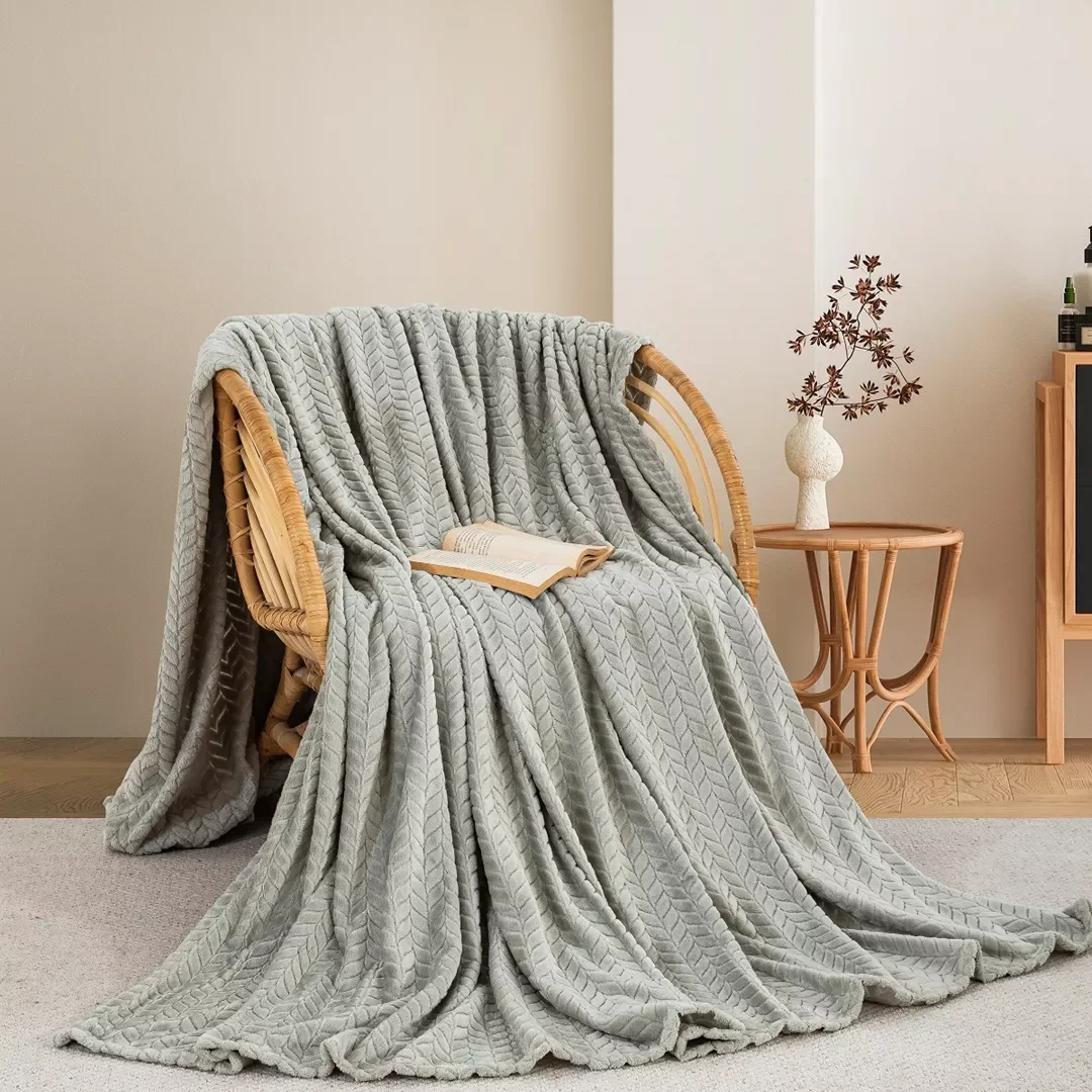 Φωτογραφία προϊόντος: AdamHome ΚΟΥΒΕΡΤΑ FLEECE ΗΜΙΔΙΠΛΟ 180X240 ADAM HOME (550) OLIVE GREEN(51)