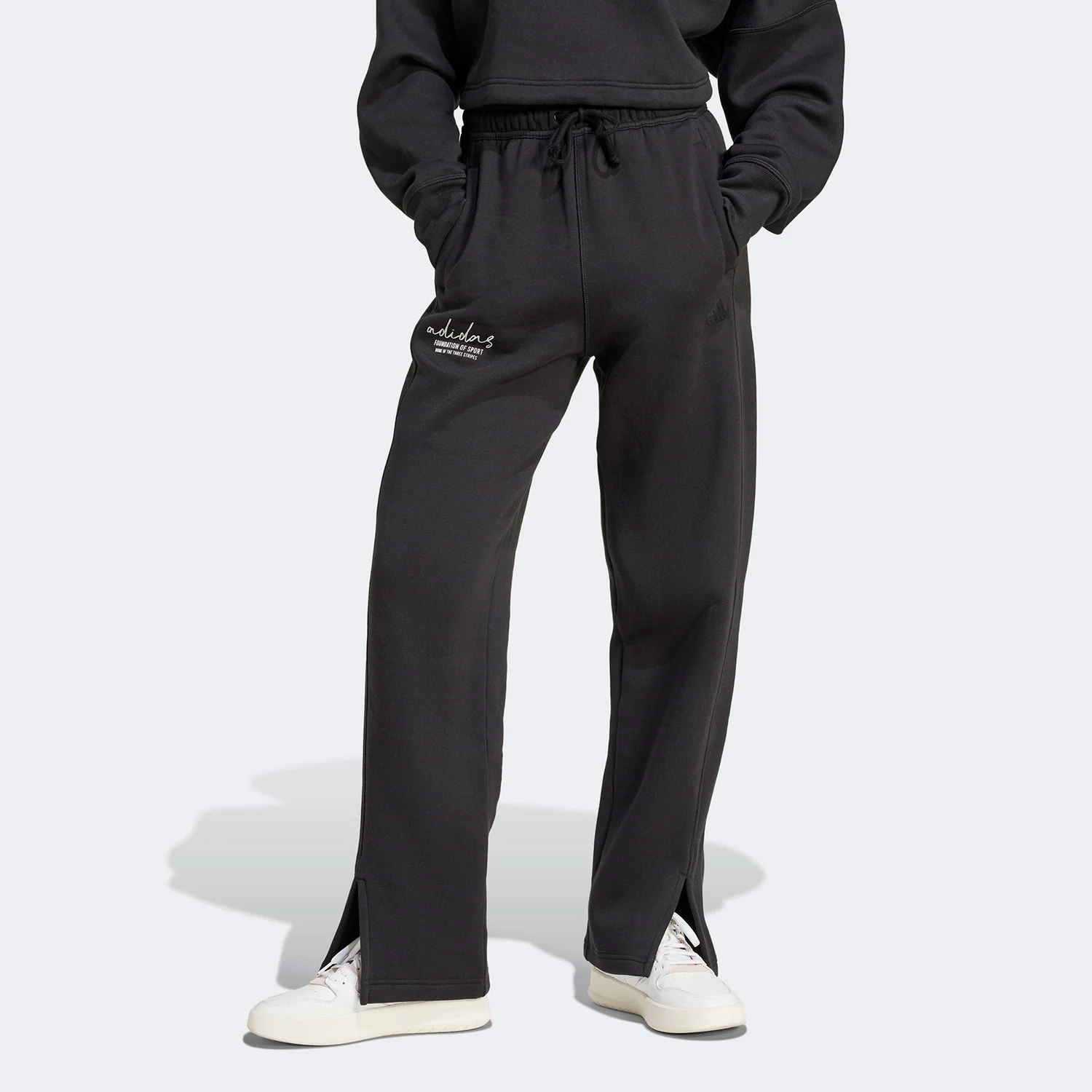Φωτογραφία προϊόντος: ADIDAS PERFORMANCE ADIDAS SIGNATURE GRAPHIC EMBROIDERY FLEECE STRAIGHT LEG PANT ΜΑΥΡΟ