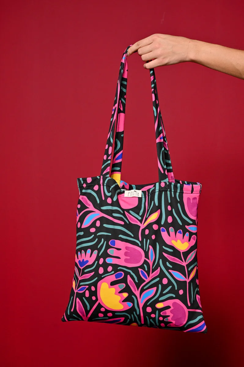 Φωτογραφία προϊόντος: Pink Flowers Abstract Tote Bag Petit Boutik