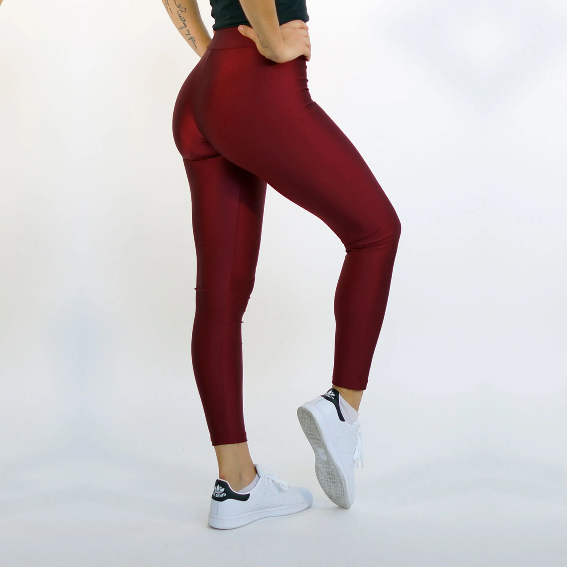 Φωτογραφία προϊόντος: LUCKYJOJO Metallic Bordeaux Leggings by Lucky Jojo