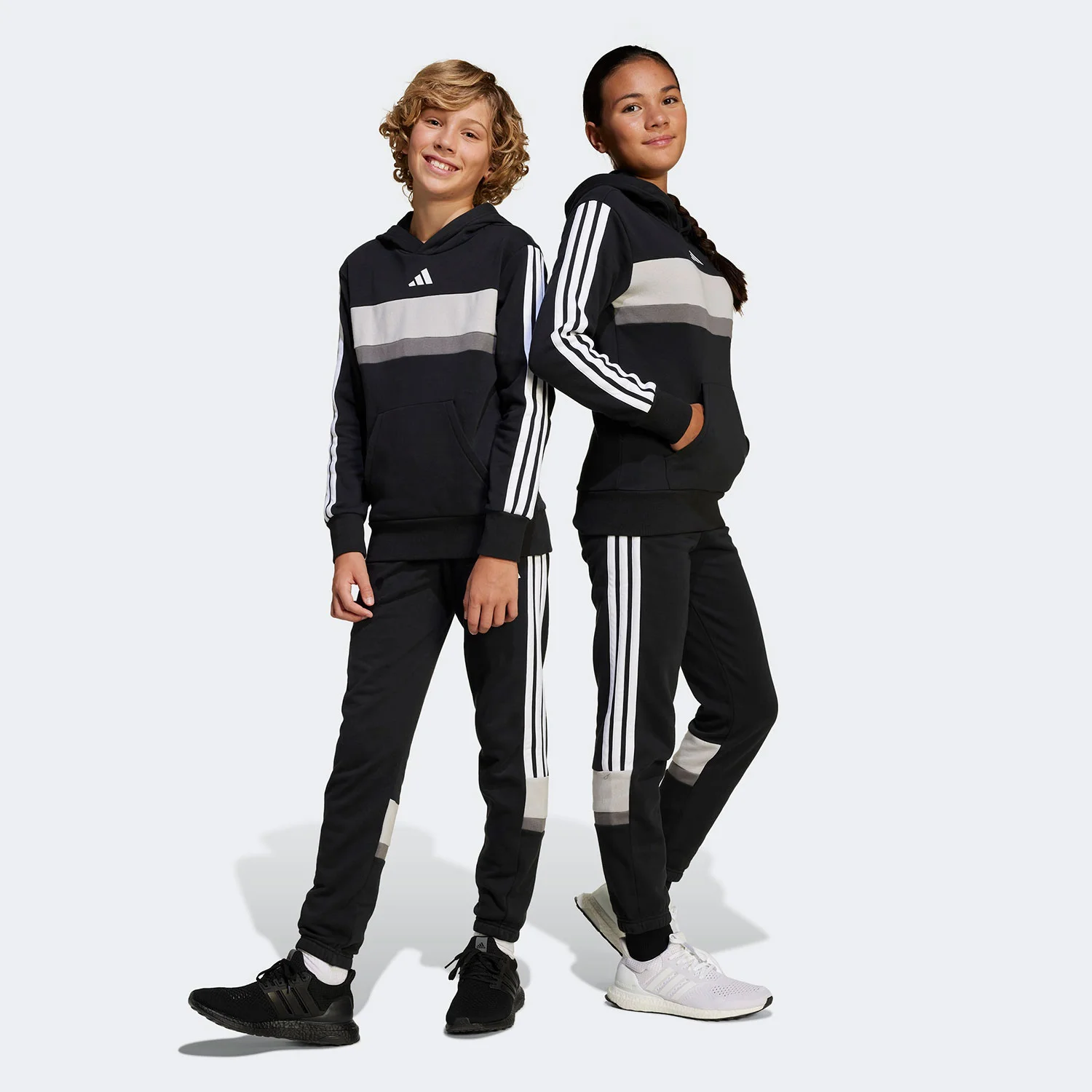 Φωτογραφία προϊόντος: ADIDAS PERFORMANCE ADIDAS SEASONAL ESSENTIALS TIBERIO 3-STRIPES FLEECE KIDS PANTS ΜΑΥΡΟ