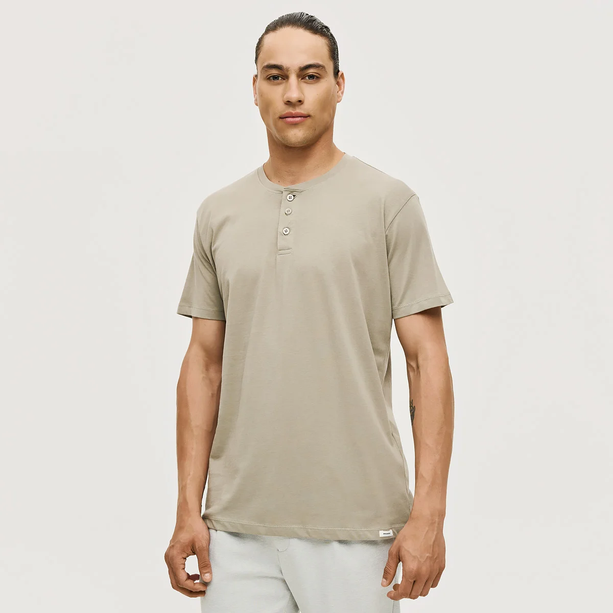 Φωτογραφία προϊόντος: Ανδρικό T-shirt Με Κουμπιά Χακί Brokers