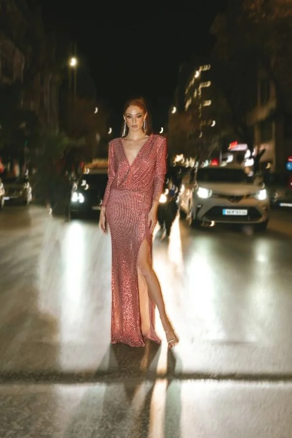 Φωτογραφία προϊόντος: LORETTA SEQUIN DRESS IN DUSTY PINK (14077)