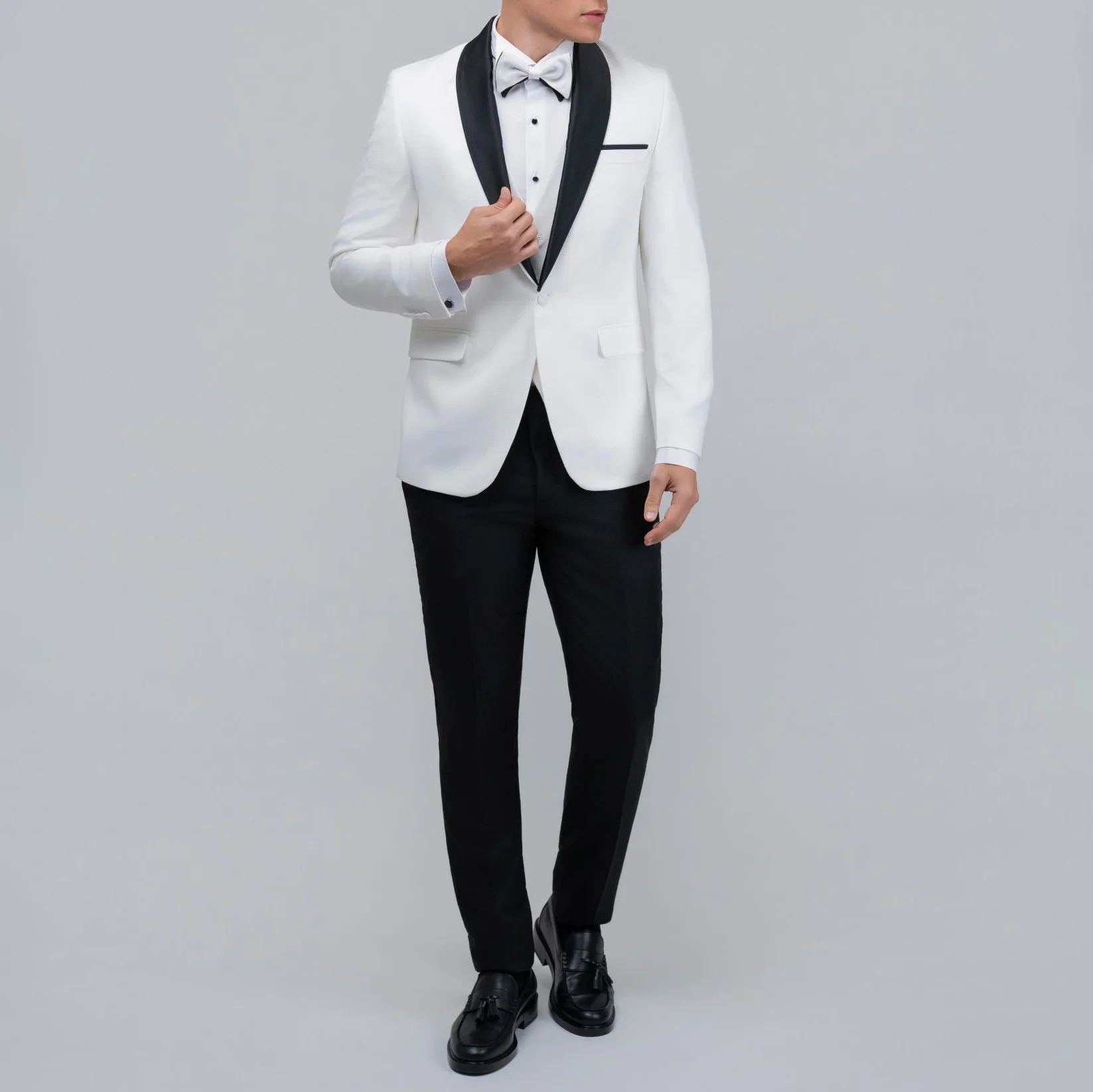 Φωτογραφία προϊόντος: Andrianopoulos Fashion Stores since 1930 Ανδρικό Λευκό Ελαστικό Γαμπριάτικο Σμόκιν (Tuxedo) με Αποσπώμενο Πέτο – Andrianopoulos