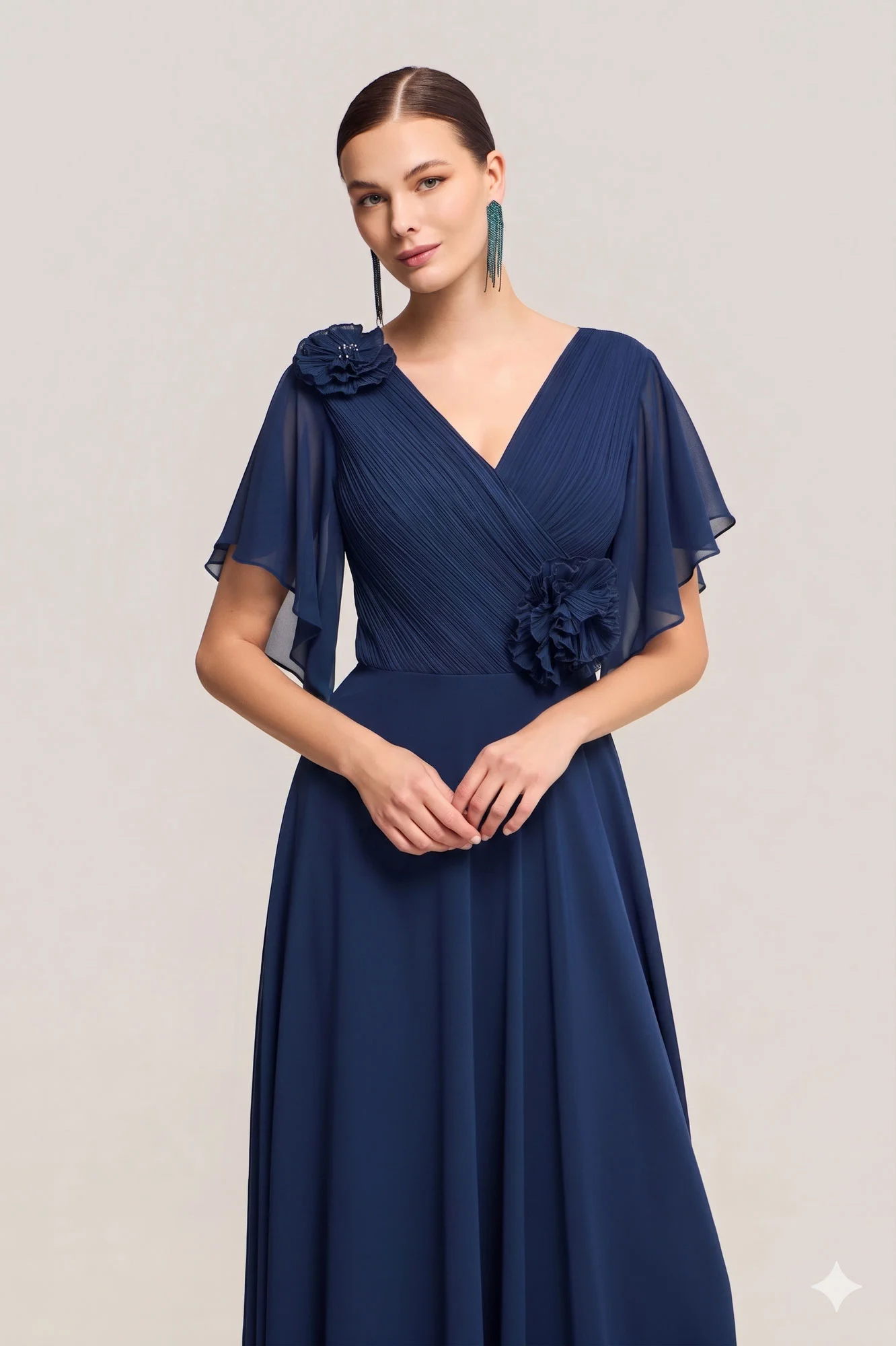 Φωτογραφία προϊόντος: Andrianopoulos Fashion Stores since 1930 Ρομαντικό Φόρεμα με Πλισέ Μπούστο και 3D Λουλούδια σε Ναυτικό Μπλε – Andrianopoulos
