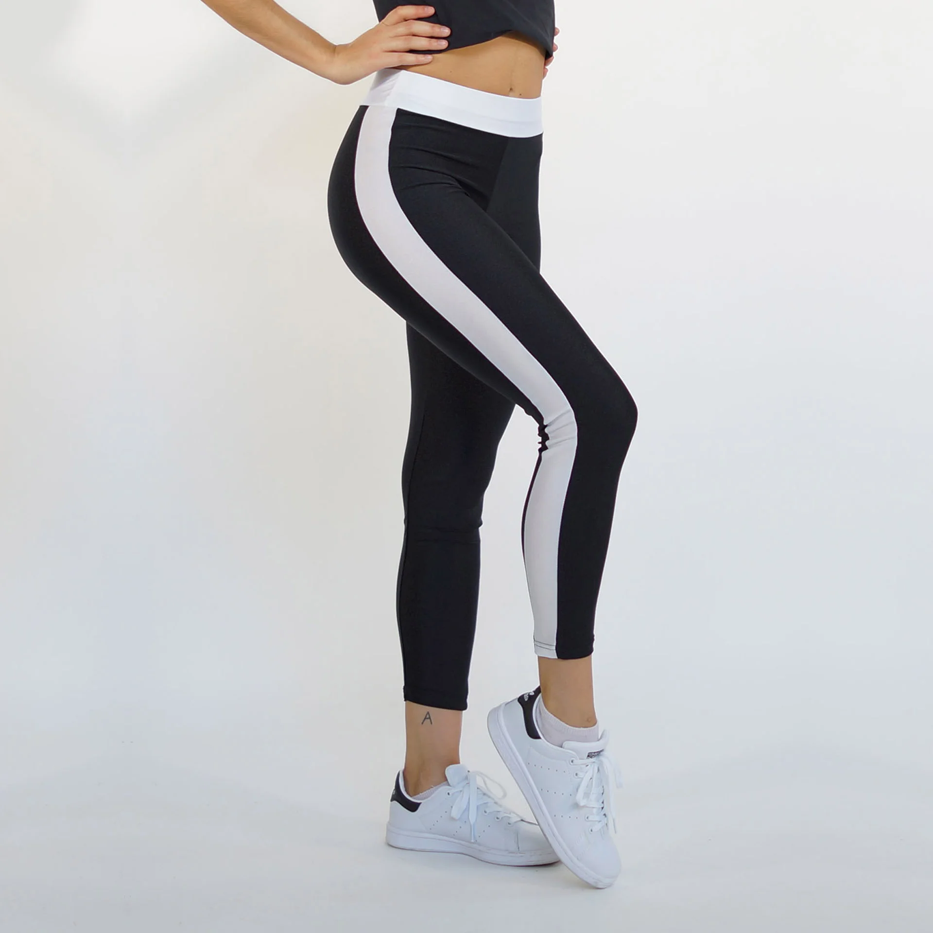 Φωτογραφία προϊόντος: LUCKYJOJO Black Leggings with Single White Stripe by Lucky Jojo
