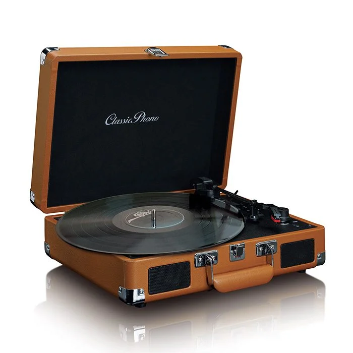 Φωτογραφία προϊόντος: LENCO CLASSIC PHONO TT-10BN Πικάπ με ενσωματωμένα ηχεία 3W και βαλίτσα μεταφοράς, σε καφέ χρώμα.