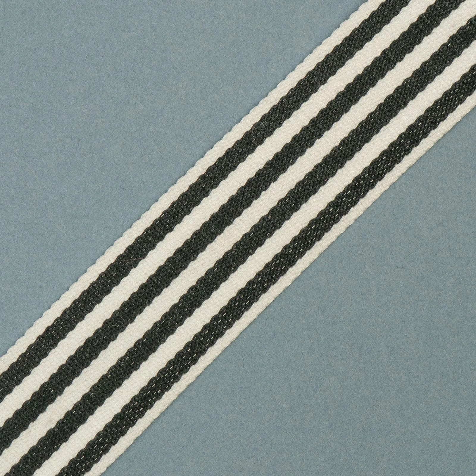 Φωτογραφία προϊόντος: Tape Belt Double Face Ecru - Black Stripes Assos 4 Cm
