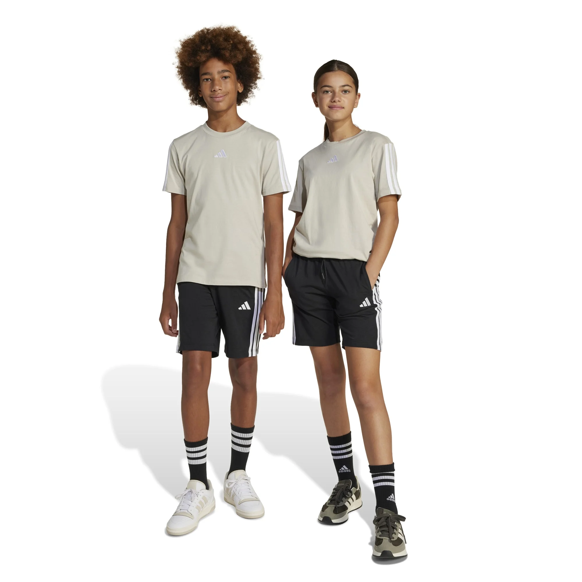 Φωτογραφία προϊόντος: Adidas Essentials Shorts Kids JE0310 Μαύρο