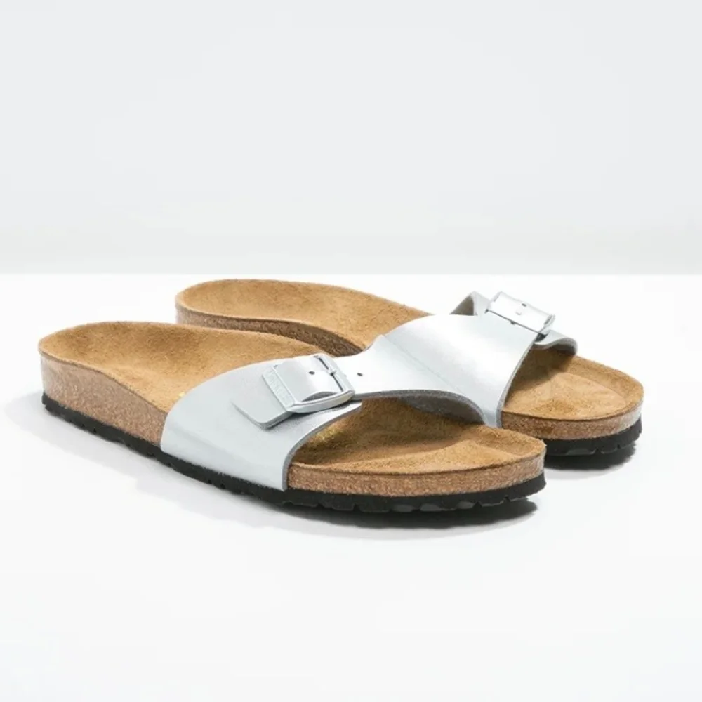 Φωτογραφία προϊόντος: Birkenstock Πέδιλα Γυναικείο Birko-Flor(ανθεκτικό υλικό της Birkenstock-επιτρέπει την επαφή με το νερό) Ασημί BIR/MADRID 040413 SILBER