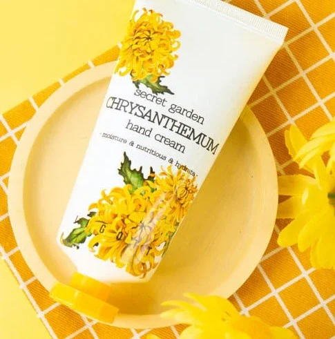 Φωτογραφία προϊόντος: Jigott Secret Garden Chrysanthemum Hand Cream Κρέμα χεριών με εκχύλισμα χρυσάνθεμου 100ml