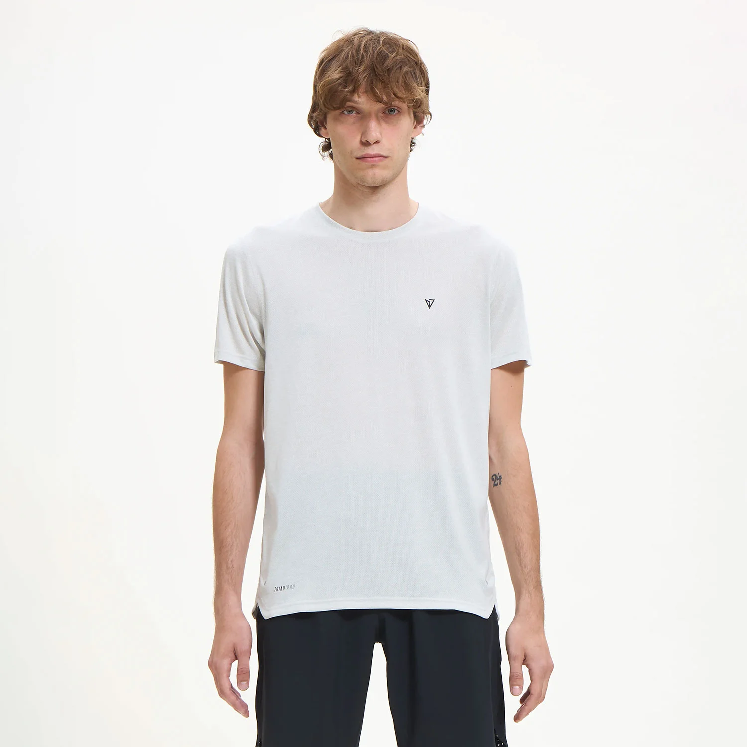 Φωτογραφία προϊόντος: MAGNETIC NORTH MEN'S ULTRA BOOST T-SHIRT II ΑΣΠΡΟ