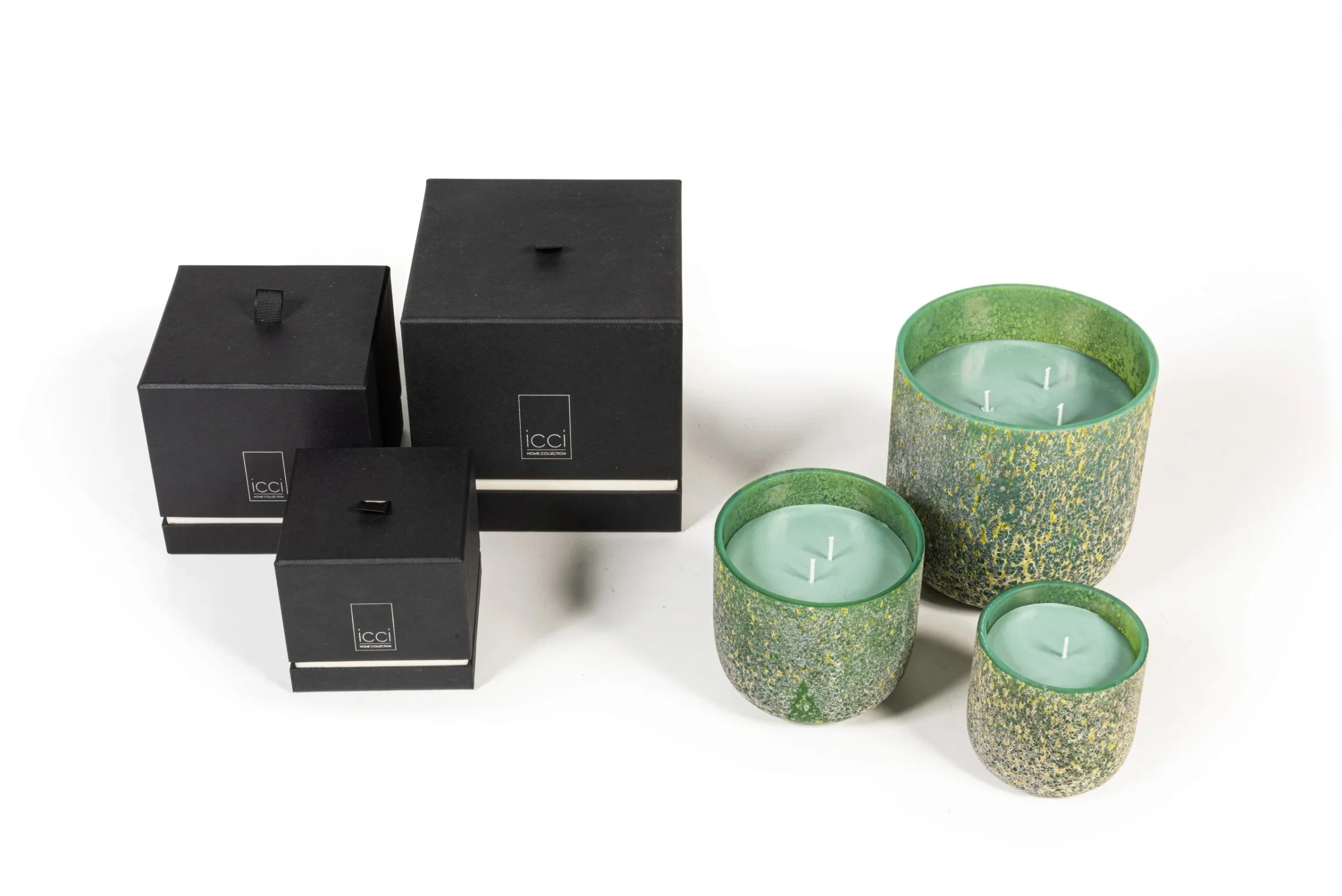 Φωτογραφία προϊόντος: Scented candle mounthblown matt green spotted (25 Paris Couture)