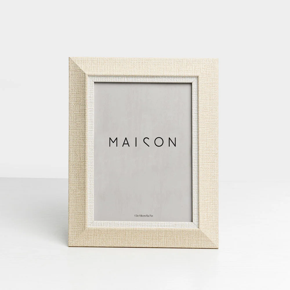 Φωτογραφία προϊόντος: ARTISTIC ΚΟΡΝΙΖΑ 18.2x1.5x23.3cm POLYRESIN BEIGE ΛΕΥΚΟ ΓΥΑΛΙ