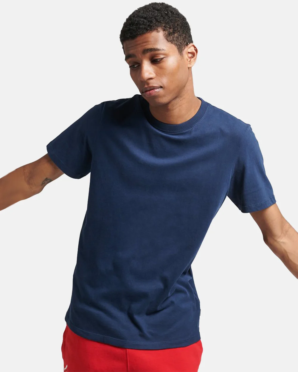 Φωτογραφία προϊόντος: SUPERDRY Unisex Organic Cotton Essential T-Shirt. #1d1d29