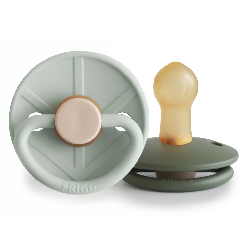 Φωτογραφία προϊόντος: FRIGG Σετ 2 Πιπίλες Latex Little Viking Sage/Olive 0-6 Μηνών