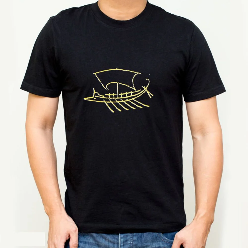 Φωτογραφία προϊόντος: Prime T-Shirt με σχέδιο Τριήρης 2070 (Χρυσό σχέδιο)