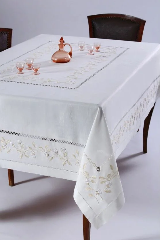 Φωτογραφία προϊόντος: SILK FASHION 8302 Χειροποίητο Σετ Τραπεζομάντηλο 170x220 (8 ατόμων) Ροκοκό με Κέντημα White