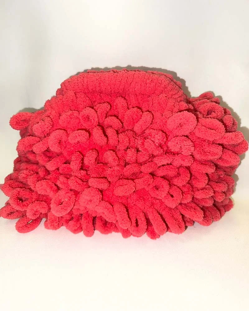 Φωτογραφία προϊόντος: SOU PUFFY CLUTCH BAG ΜΕ ΦΟΔΡΑ (ΦΟΥΞ)