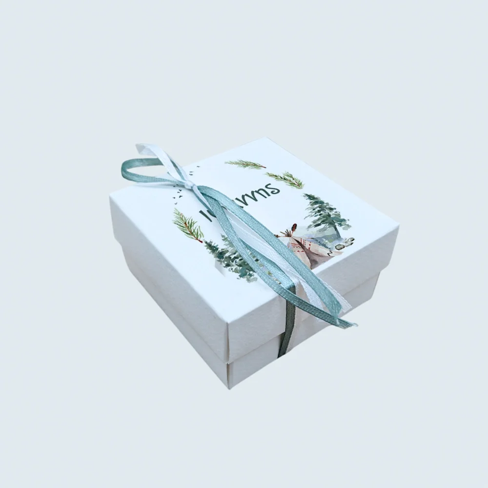 Φωτογραφία προϊόντος: Ecobags Μπομπονιέρα Βάπτισης Κουτάκι με Εκτύπωση και Κουφέτα Χατζηγιαννάκης Θέμα Σκηνή Στο Βουνό