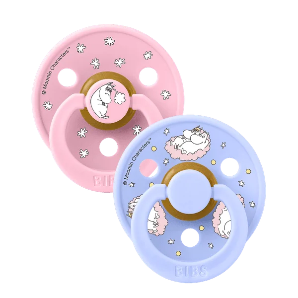 Φωτογραφία προϊόντος: BIBS X MOOMINS COLOUR ΣΕΤ ΠΙΠΙΛΕΣ 2ΤΜΧ SAILING NORDIC BABY PINK/HUSH MIX ΣΤΡΟΓΓΥΛΗ No1