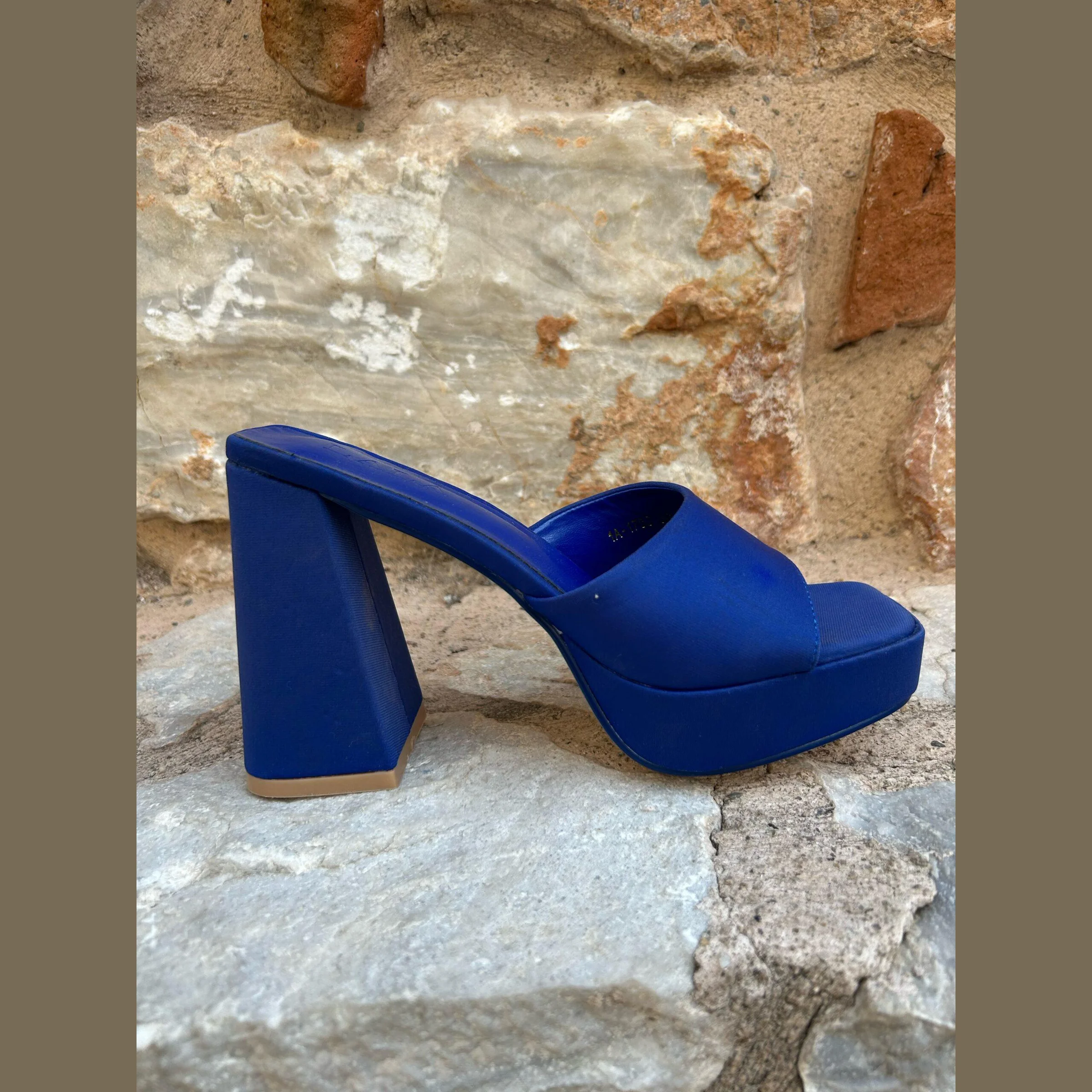 Φωτογραφία προϊόντος: ΓΥΝΑΙΚΕΙΟ MULE LALA 1A-1753 BLUE ΥΦΑΣΜΑ/ΤΕΧΝΟΔΕΡΜΑ
