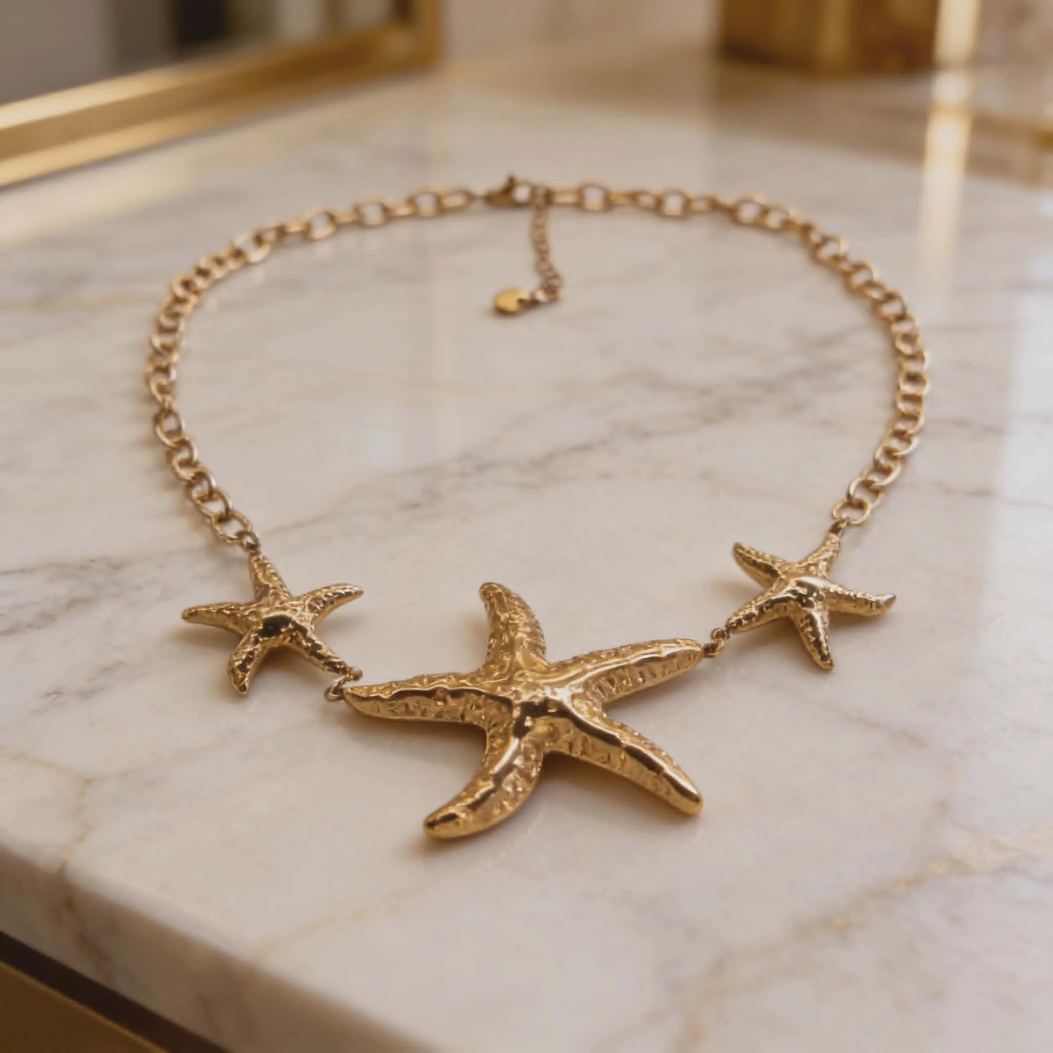 Φωτογραφία προϊόντος: LAVORE Gold Starfish Statement Necklace in Stainless Steel