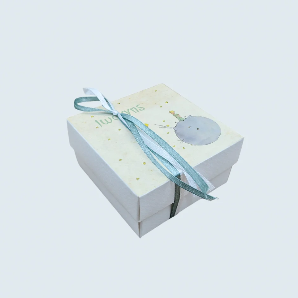 Φωτογραφία προϊόντος: Ecobags Μπομπονιέρα Βάπτισης Κουτάκι με Εκτύπωση και Κουφέτα Χατζηγιαννάκης Θέμα Μικρός Πρίγκιπας