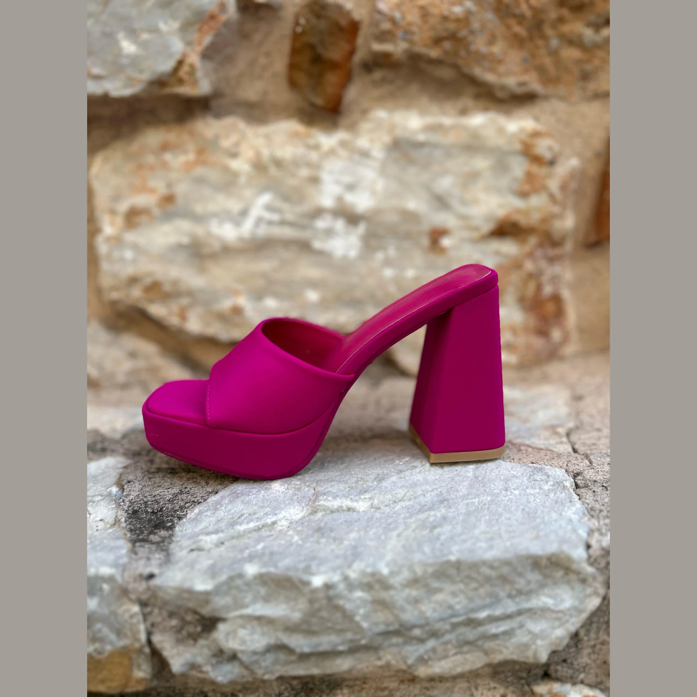 Φωτογραφία προϊόντος: ΓΥΝΑΙΚΕΙΟ MULE LALA 1A-1753 FUSCHIA ΥΦΑΣΜΑ/ΤΕΧΝΟΔΕΡΜΑ Φούξια