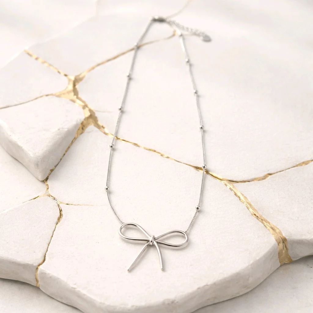 Φωτογραφία προϊόντος: LAVORE Bow Necklace Silver Stainless Steel