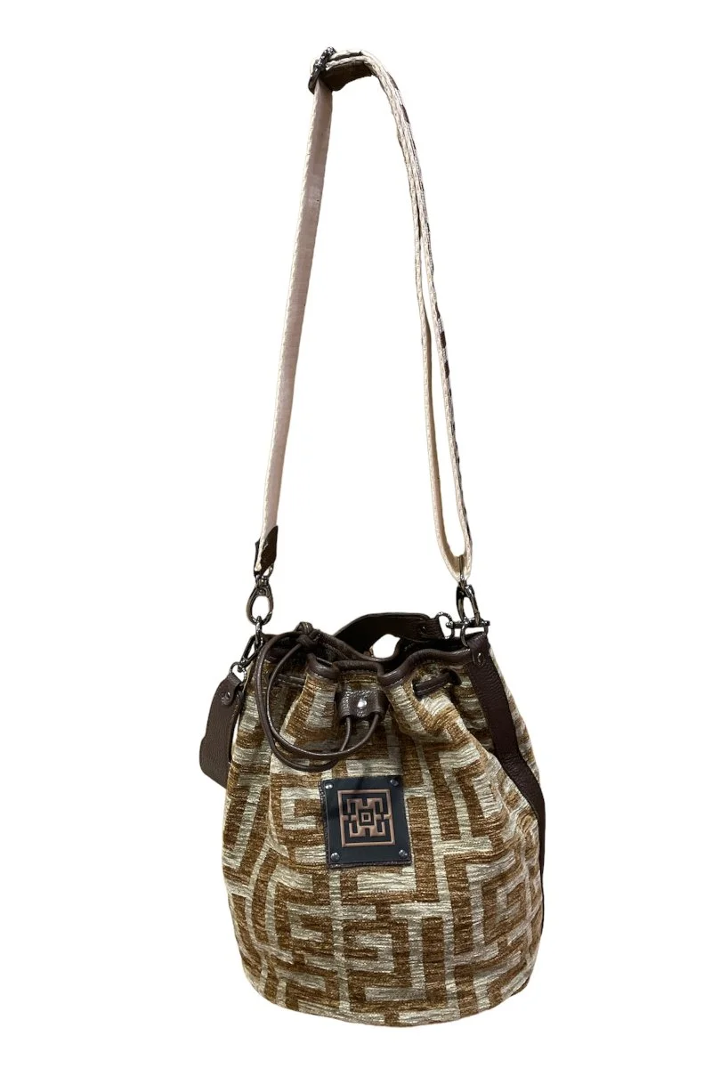 Φωτογραφία προϊόντος: Midneto Themis I Light Brown Beige Chenille Labyrinth Bag