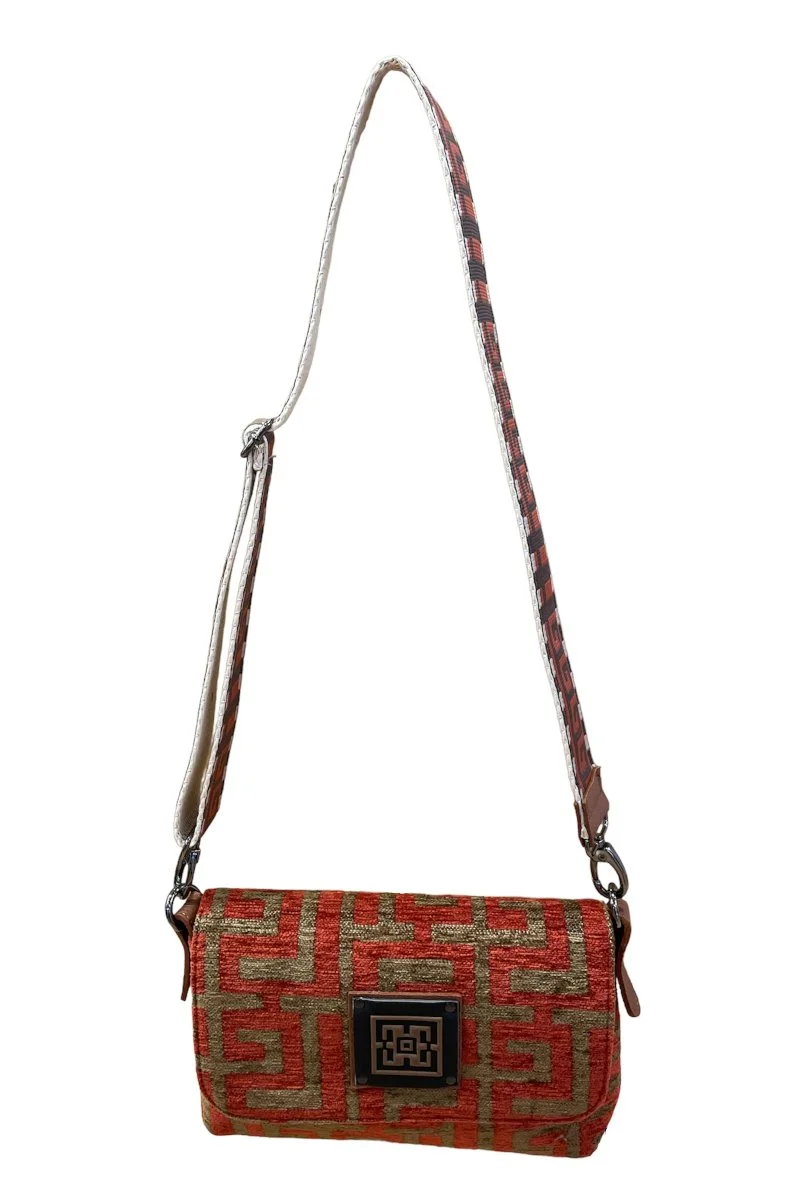Φωτογραφία προϊόντος: Midneto Aphrodite Terracotta Brown Chenille Labyrinth Bag