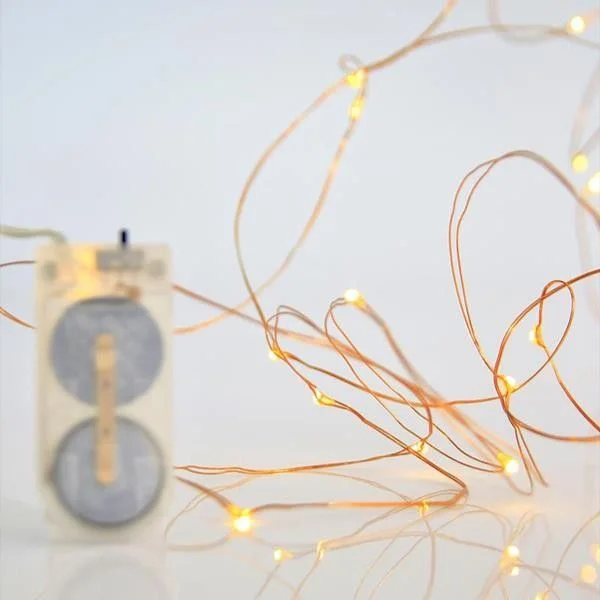 Φωτογραφία προϊόντος: ΣΕΙΡΑ 20 MINI LED, ΜΠΑΤΑΡΙΑΣ, 3xAA, ΠΡΟΕΚΤΑΣΗ ΠΑΡΟΧΗΣ 10cm, ΑΣΗΜΙ ΧΑΛΚΟΣ, DAYLIGHT LED, ΑΝΑ 10cm, IP20