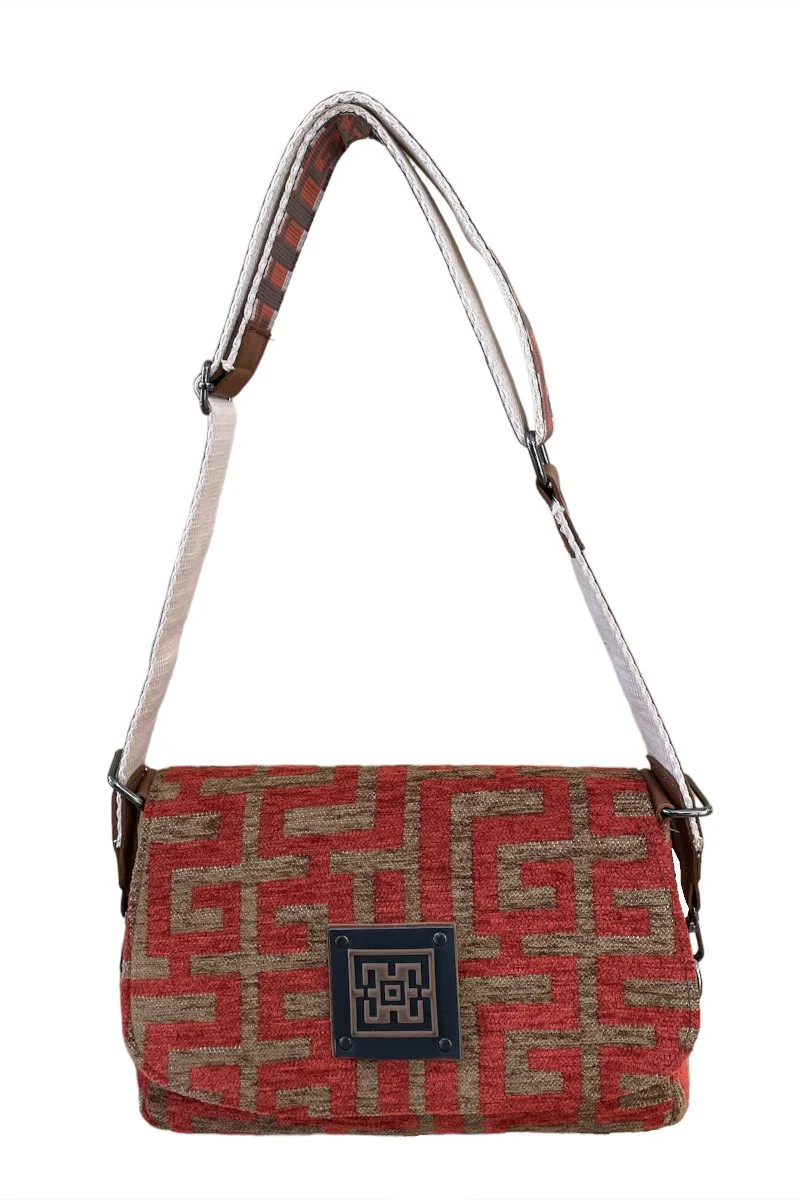 Φωτογραφία προϊόντος: Midneto Phivos I Terracotta Brown Chenille Labyrinth Bag