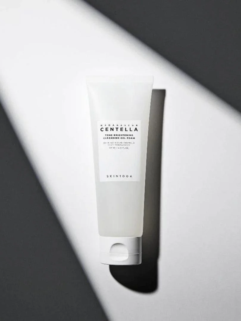 Φωτογραφία προϊόντος: Skin1004 Madagascar Centella Tone Brightening Cleansing Gel Foam – Καθαριστικό τζελ για φωτεινό δέρμα