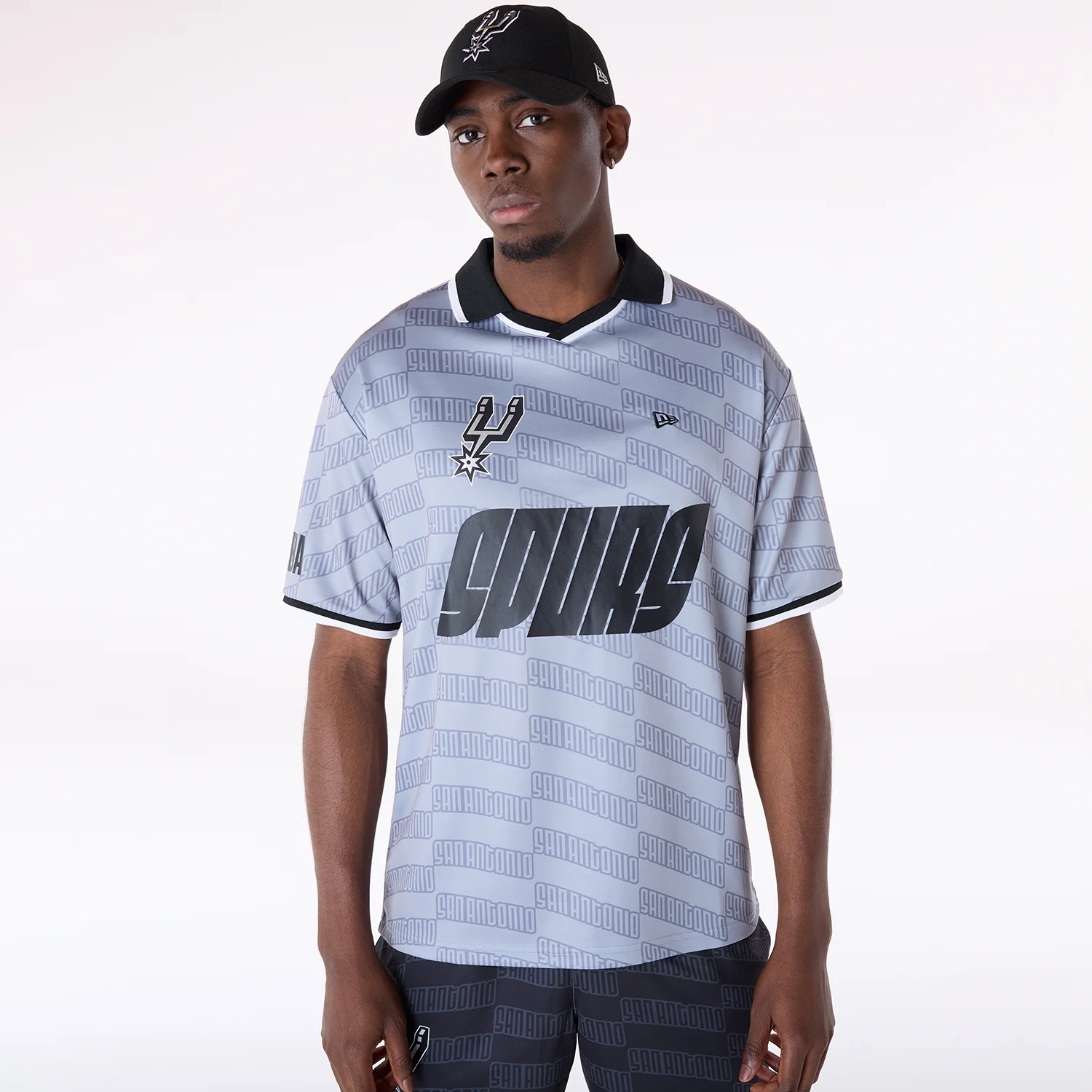 Φωτογραφία προϊόντος: NEW ERA SAN ANTONIO SPURS NBA SOCCER TEE - ΓΚΡΙ