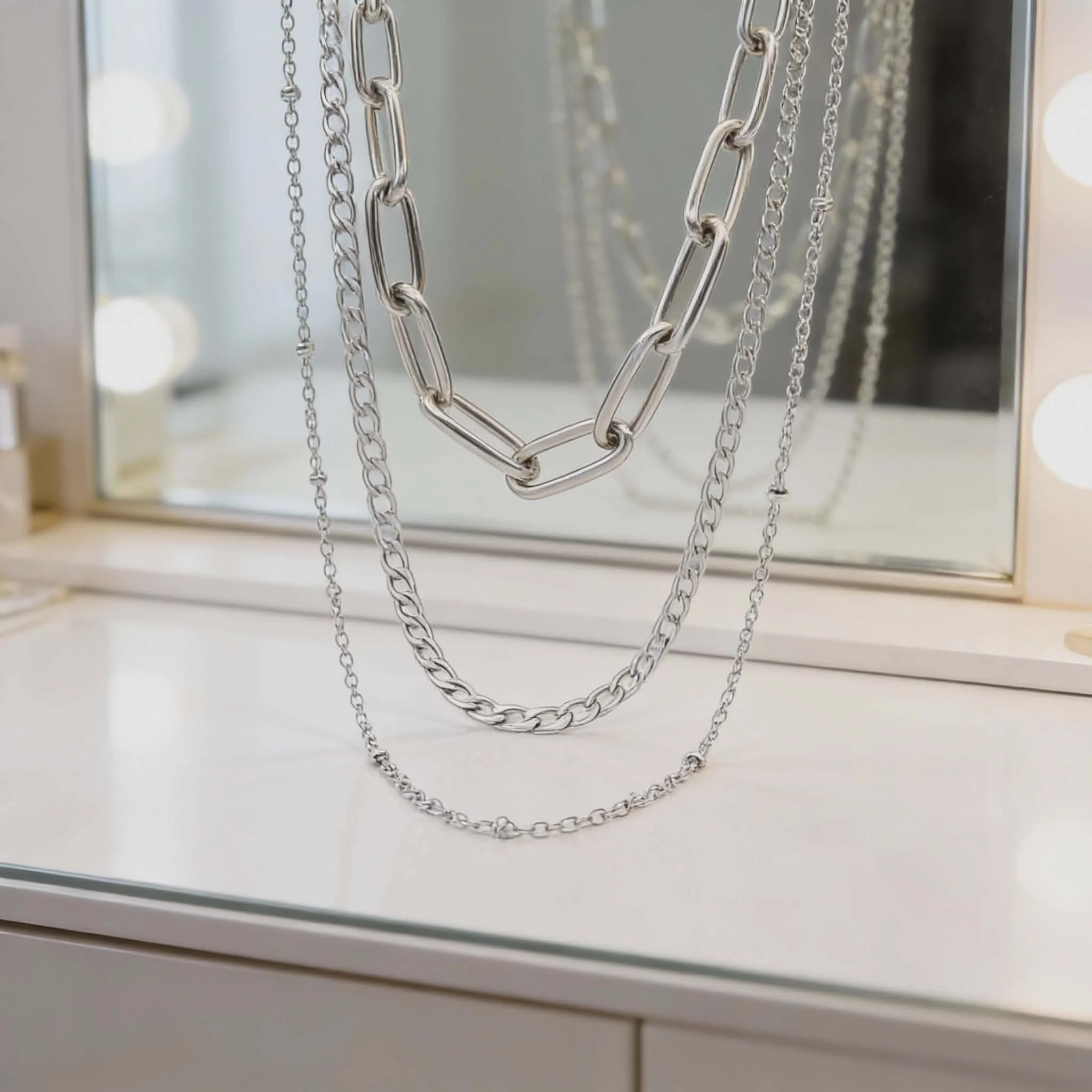 Φωτογραφία προϊόντος: LAVORE Triple Layer Silver Chain Necklace