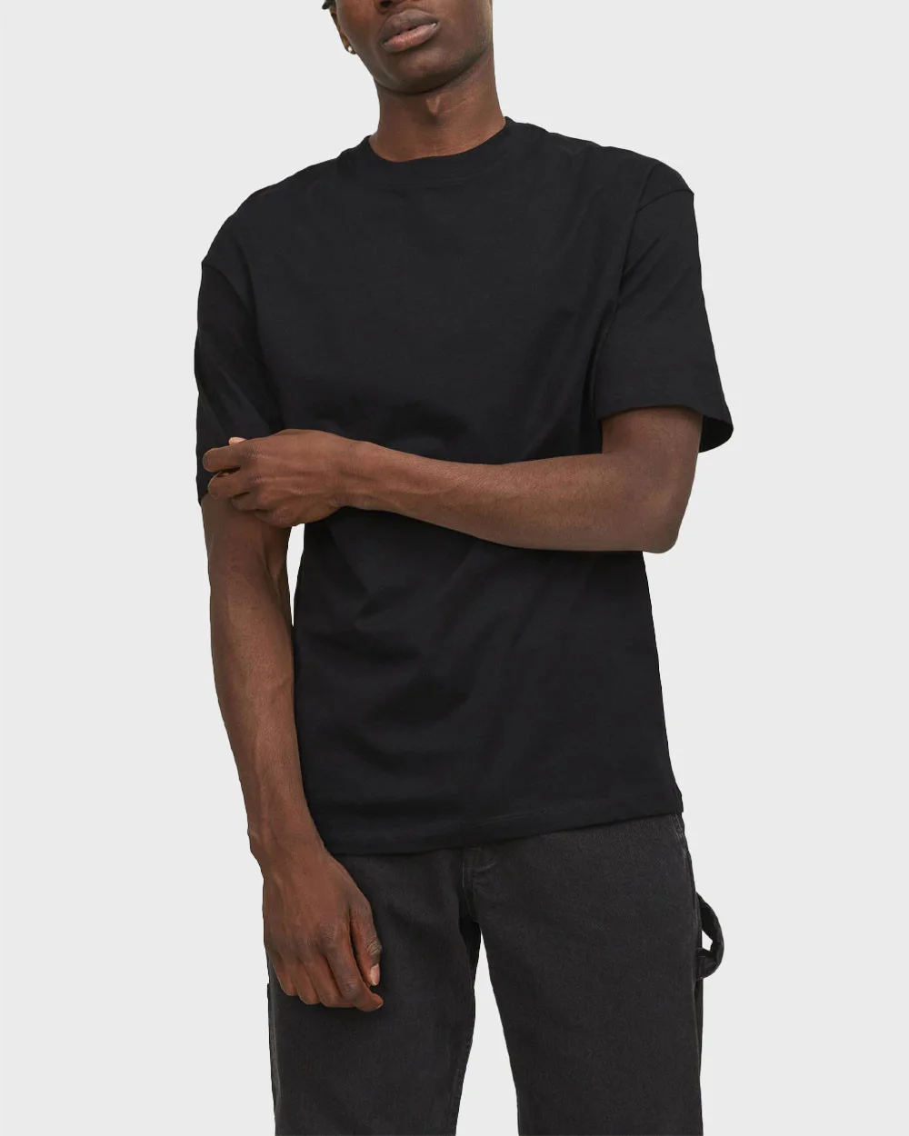 Φωτογραφία προϊόντος: JACK & JONES ΑΝΔΡΙΚΗ ΜΠΛΟΥΖΑ ΚΟΝΤΟΜΑΝΙΚΗ ΧΑΛΑΡΗ ΓΡΑΜΜΗ - 12249319 ΜΑΥΡΟ