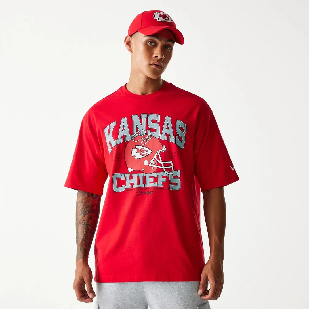 Φωτογραφία προϊόντος: NEW ERA KANSAS CITY CHIEFS NFL HELMET TEE - ΚΟΚΚΙΝΟ