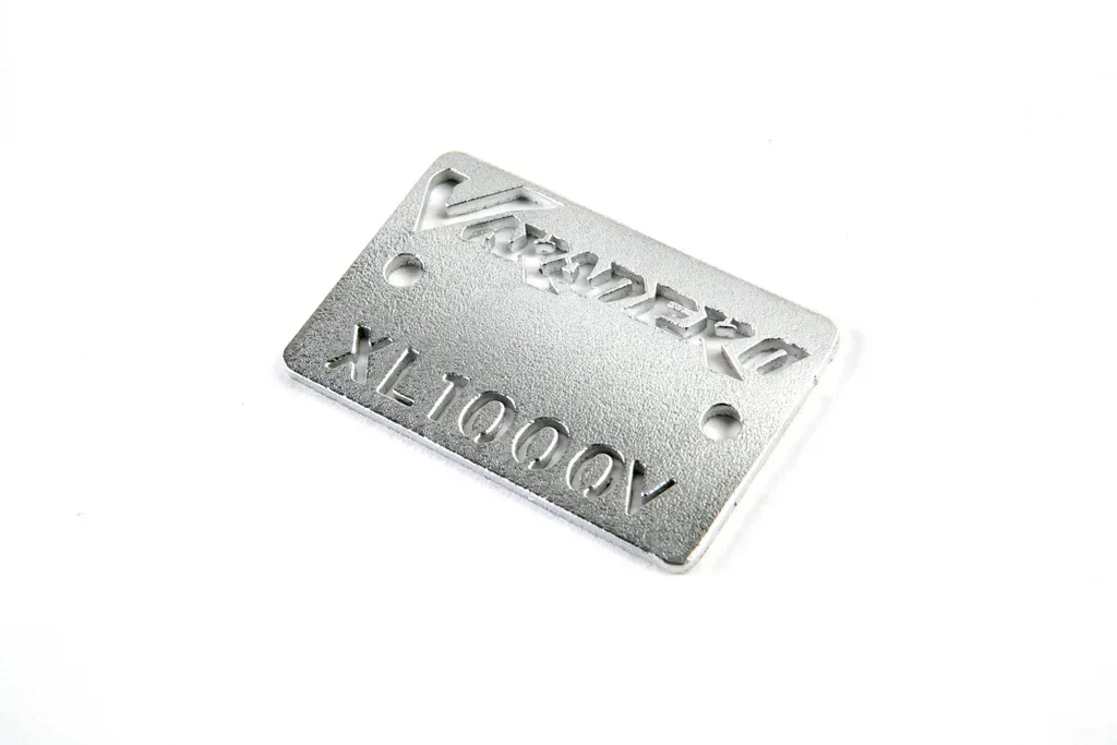 Φωτογραφία προϊόντος: COSMOACCESSORIES ΠΡΟΣΤΑTEYTIKO ΔΙΑΚΟΣΜΗΤΙΚΟ ΚΑΠΑΚΙ ΔΟΧΕΙΟΥ ΥΓΡΩΝ ΦΡΕΝΩΝ SILVER BRAKE RESERVOIR GUARD ΓΙΑ HONDA VARADERO XL1000V 300.0938 | COSMO ACCESSORIES