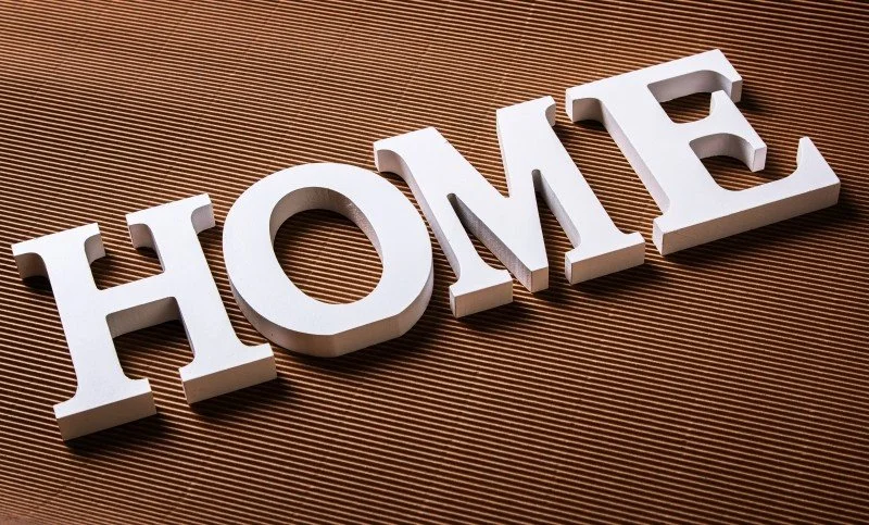 Φωτογραφία προϊόντος: Λευκά Γράμματα - Home
